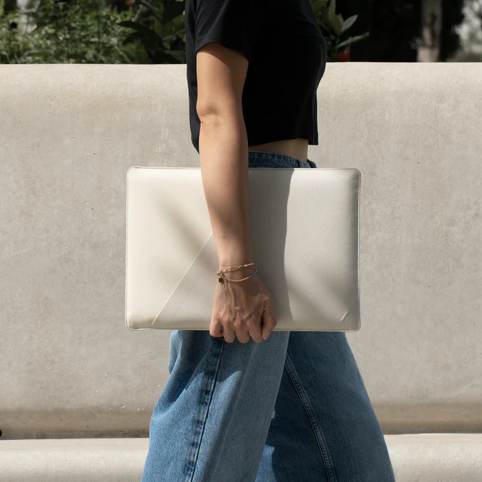 Native Union Stow Slim Mappe til MacBook 14"/13" - Sandstone