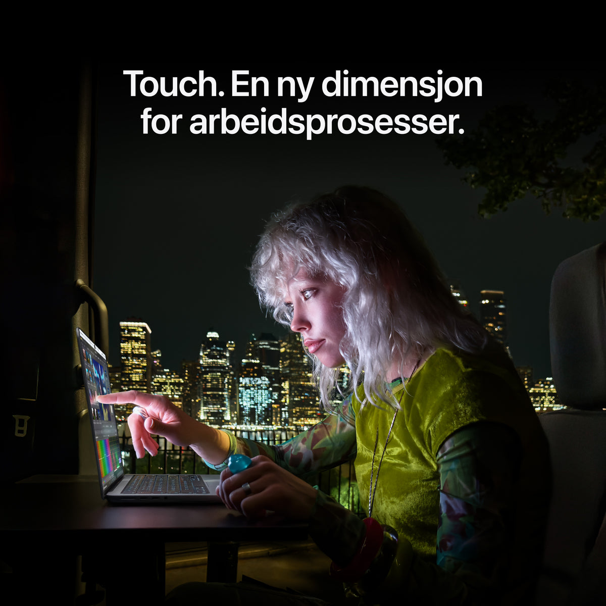 MacBook_Pro_PROLED_XDR_Display_14-in_M5_Pro_Space_Black_PDP_Image_Position_4__no-NO