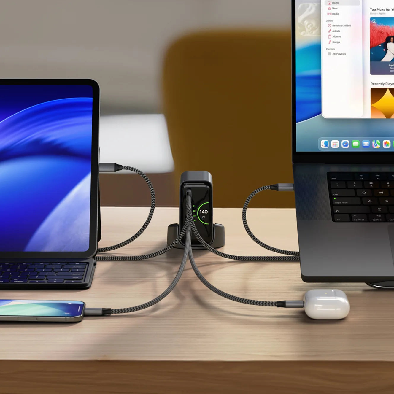 Satechi ChargeView 140W USB-C Multilader med skjerm